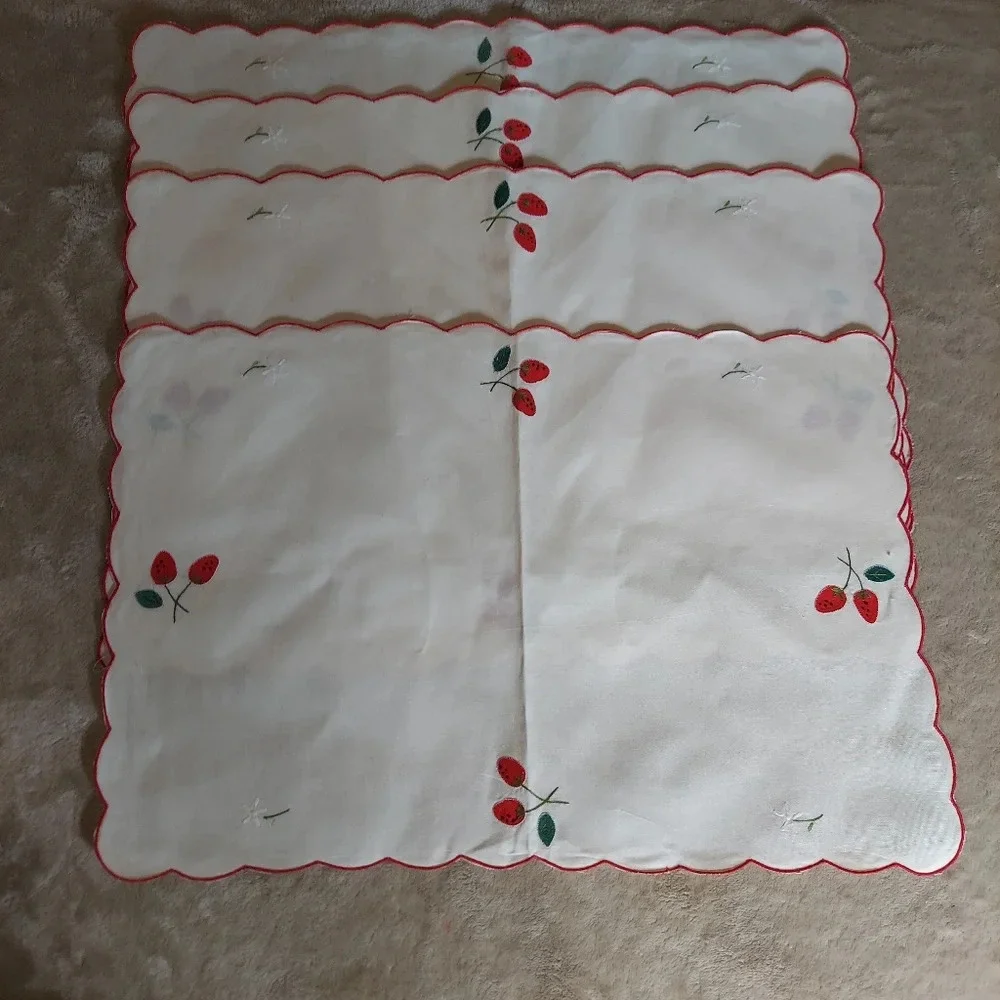 Vintage Placemats  Cream Red Appliques and Embroidered Scalloped Edges